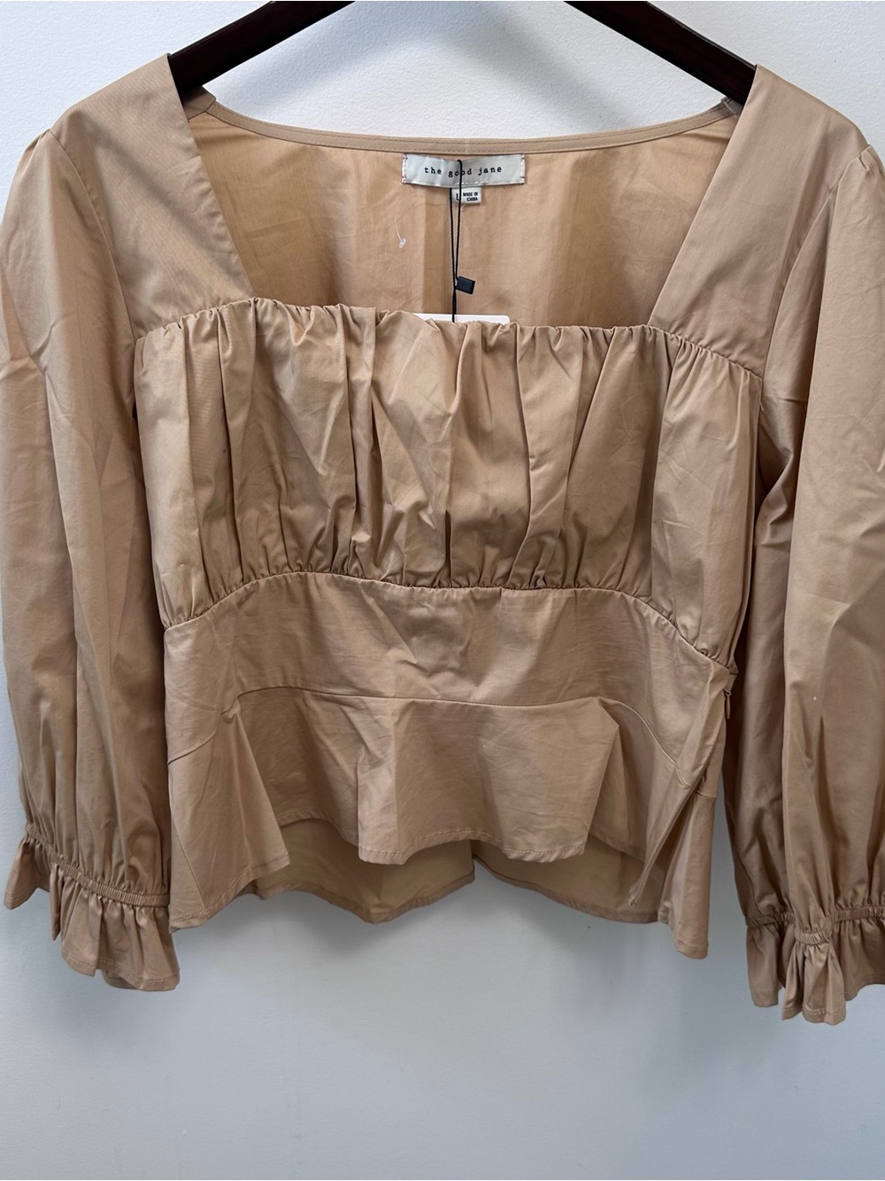 NWT The Good Jane Square Neck Ruched Peplum Blouse Tan Beige Ruffle Cuffs Large